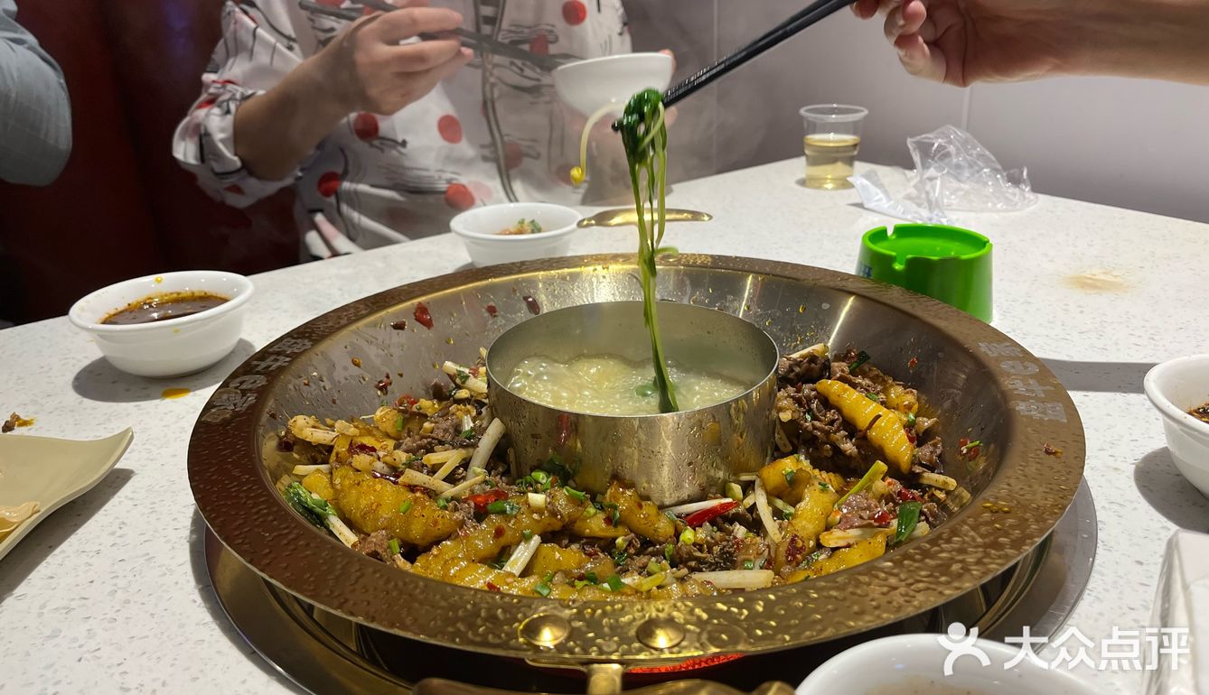量大便宜好吃的鸳鸯牛锅你们去吃过呢嘛？