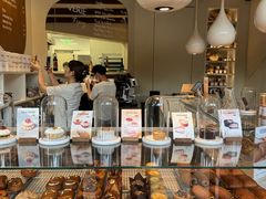 -VERIE BAKEHOUSE