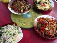 -乡土特色.冷锅鱼.牦牛肉汤锅