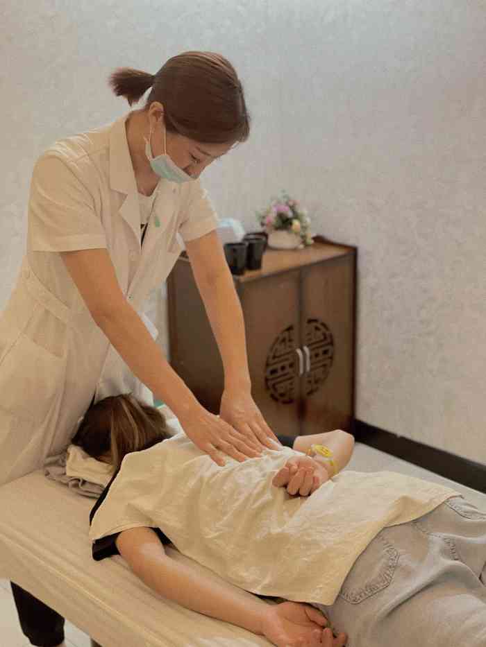 康体盲人按摩-"喜欢去按摩的朋友在哪里!朋友带我来按摩了.