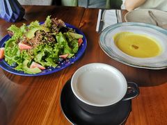 藜麦牛油果色拉-MARU玛露音乐餐厅(前滩世贸店)