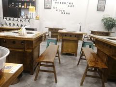 大堂-老表牌·蛙蛙鸡冷锅鱼(成都东站店)