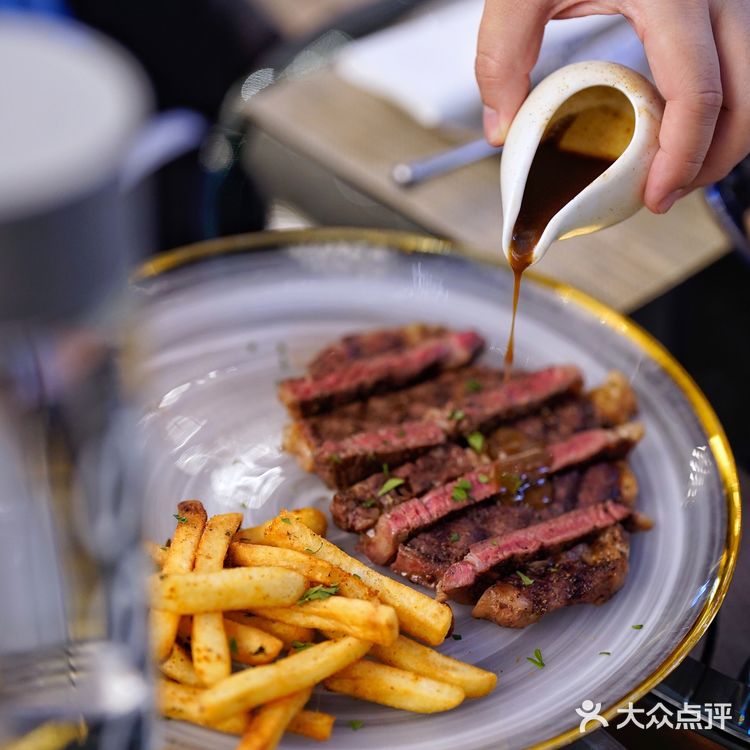 普朗姆生蚝牛排馆,约会必选浪漫餐厅