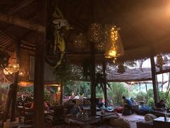 -乌托邦酒吧和餐厅