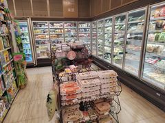 -绿叶子超市(公园大道店)