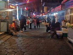 -许西美食一条街