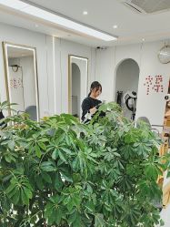 -阿三造型烫染•接发