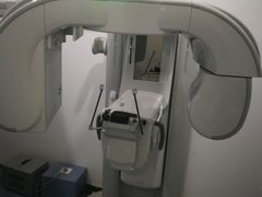 -岳辰齿科(浦东长泰店)