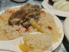 手抓羊肉-巴扎美食·新疆菜·西域歌舞表演餐厅(新疆大厦店)