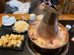 -果松木炭酸菜铜火锅·外婆参鸡汤