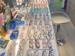 -天空之镜眼镜店蔡司依视路配镜授权零售店(望京颐堤港店)