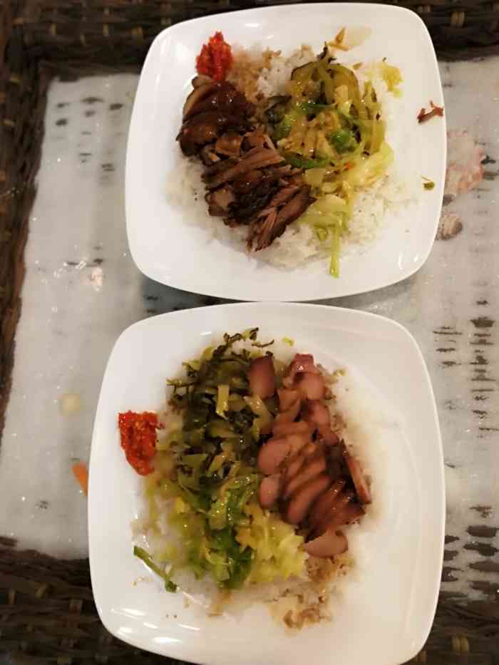 卤卤卤金牌猪脚饭(萝岗万达店)-"这里太多快餐店了,美食一条街,选择