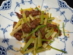 脆芹辣炒黄牛肉-锦楼·臻选新杭帮(杭州中心店)