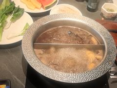 -牛YO寿喜烧·铁板烧和牛火锅自助(市府恒隆店)