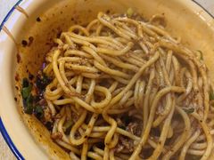 素椒炸酱面-岳记老成都三味面