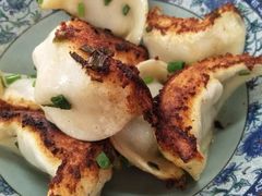 韭菜猪肉煎饺-无名氏宵夜小摊(祝家三姐妹馄饨店)
