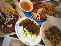 -东海岸人工湖美食村