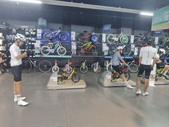 -迪卡侬(西三旗店)