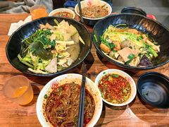 -万记麻辣烫国展总店