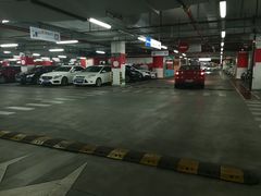 场地-久光百货-地下停车场