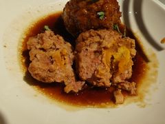 鸭蛋黄狮子头-梅飞酒家(桑园路店)