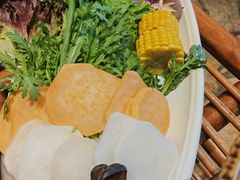 -老牌坊云南鱼豆花火锅(爱建店)