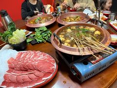 -虾弄弄海派小龙虾·牛羊蝎子火锅
