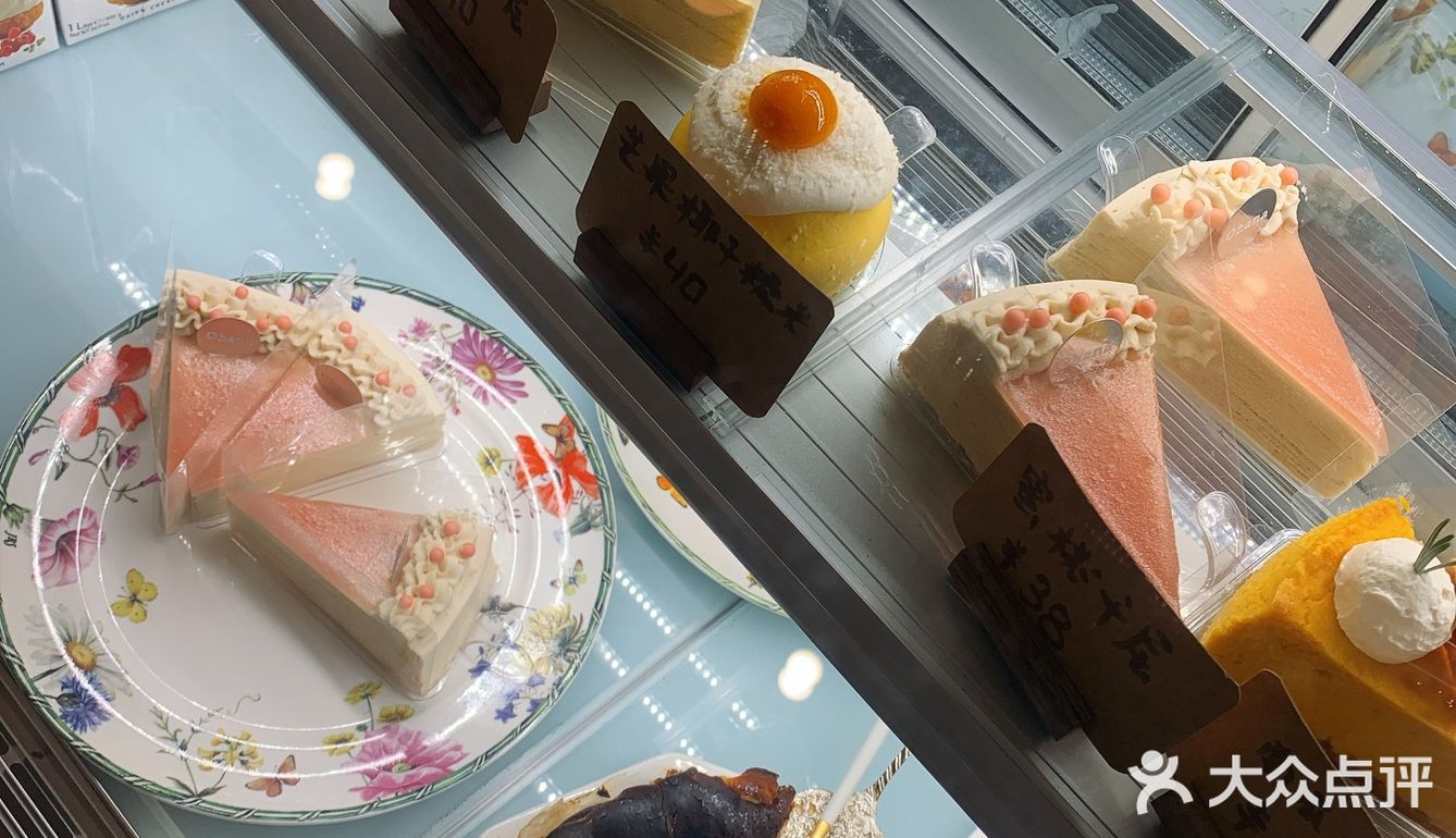 环境：一连几家coffee甜品店