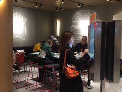 大堂-麦当劳(中山公园龙之梦店)