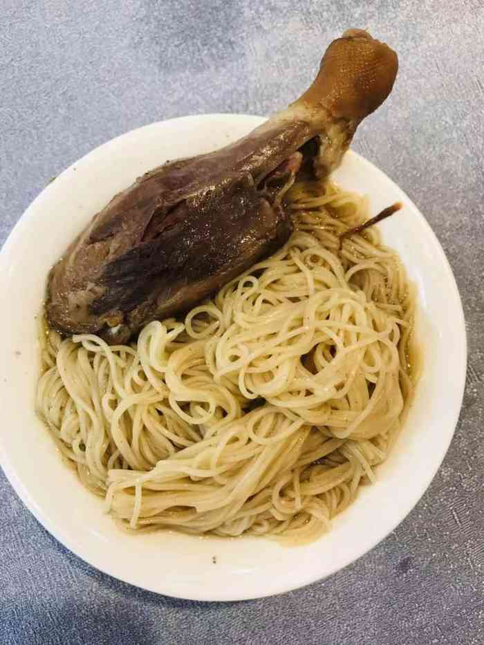 味友·厦门味(鼓浪屿店)-"「味友鸭肉面线」好好吃!端上来的时候看到.