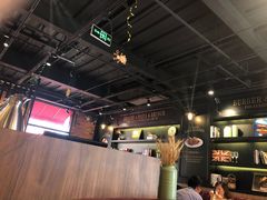 -拉亚汉堡经典餐厅(商城路店)