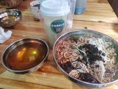-正宗杨记普洱酸醋米线(总店)