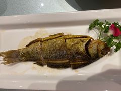 葱酥鲫鱼-湖锦酒楼·32年地道湖北菜(光谷店)
