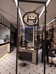 -HAIR CORNER