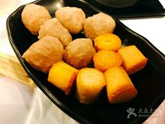 -鲜入围煮花胶鸡海鲜火锅