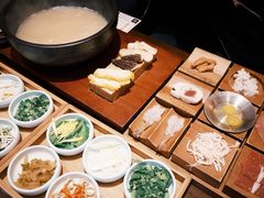 -银米·云南传统过桥米线(双廊黑金冠店)