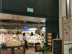 -猫的天空之城概念书店(苏州诚品店)