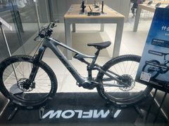 -DJI大疆(深圳华强北曼哈授权体验店)