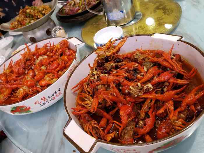 老谢龙虾城(九华山路店"合肥的夏天少不了小龙虾,作为'老字号.
