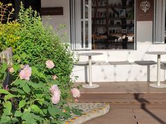-Cafe In Little Forest