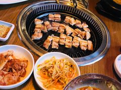 -豚豚猪村烤肉·韩国烤肉(总店)
