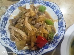 -黄记四更烤乳猪店