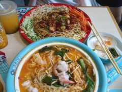 -灵芝妹子海鲜米线(劳动公园店)