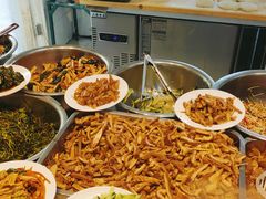 自助取餐区-王三姑牛肉饼