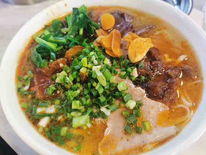 面东东面馆-"一碗卤面6块钱3个帽子分别是焖肉,叶子."-大众点评移动版