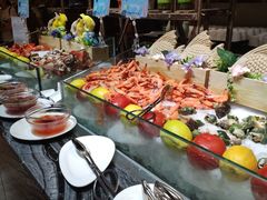 自助取餐区-盛宴标帜西餐厅龙虾.鲍鱼•牛排(重庆喜来登大酒店)