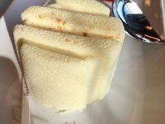 酸奶荔枝蛋糕-Bracket Coffee(银河SOHO店)