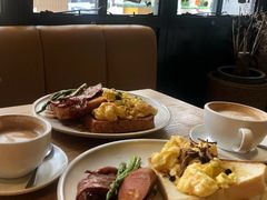 -Common Table · Brunch & Coffee