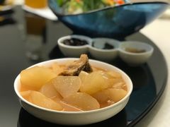骨汁煲淋萝卜-渝半城经典川粤菜(重庆天地店)