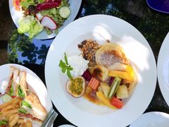 松饼配水果-Fern Forest Cafe